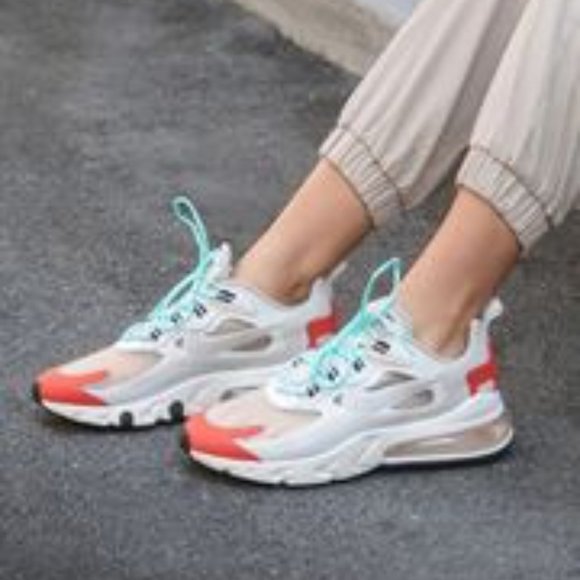 Nike Shoes - NIKE Women's Shoe Air Max 270 React, size 10